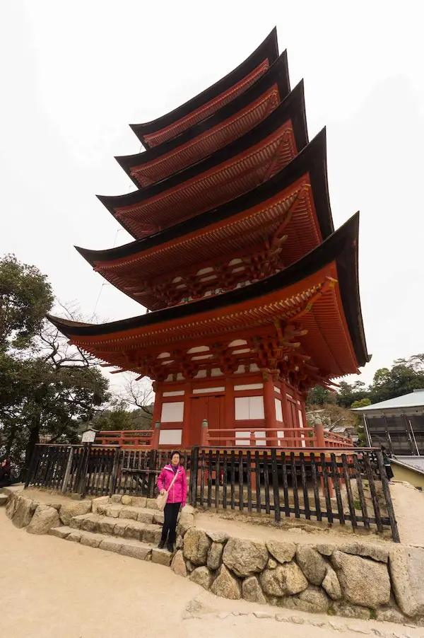 Lyn, Five Tiered Pagoda